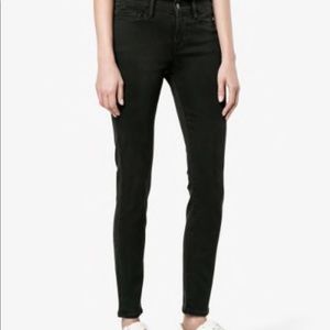 Frame le Skinny de Jeanne Jeans